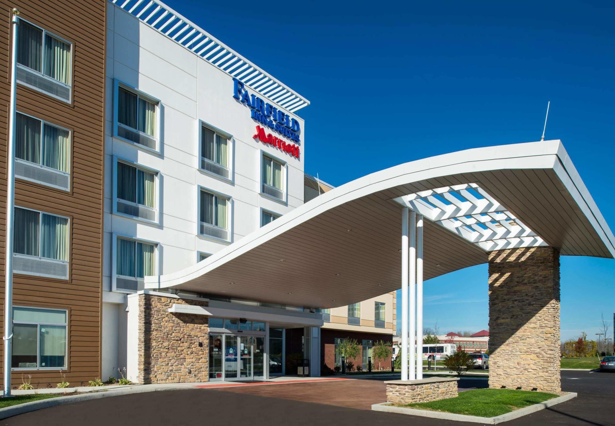 Hotel Fairfield & By Marriott Akron 3*